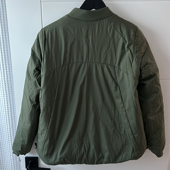 Lululemon Weightless Down Reversible Jacket - Picture 9 of 13